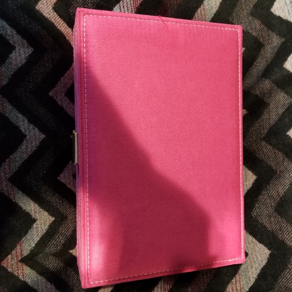 Fuchsia Velour Jewelry box - Picture 6 of 9